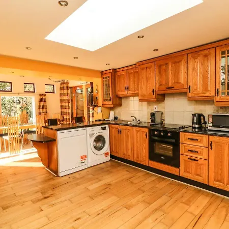 Sutton בית נופש *