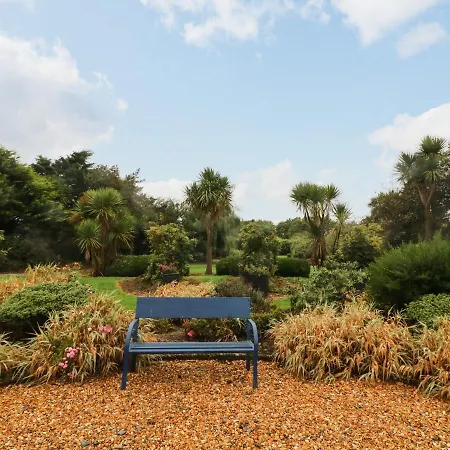 Sutton בית נופש